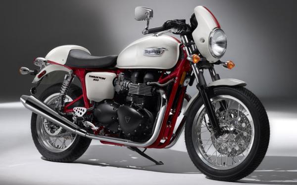 First Look: 2010 Triumph Thruxton SE