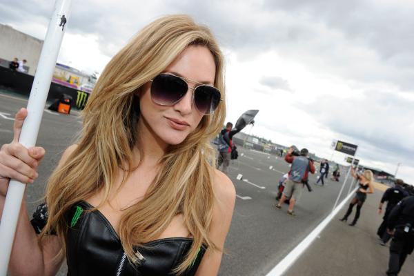 MotoGP Grid Girl Gallery: Le Mans 2011