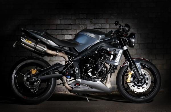 Limited Edition 'Ace Cafe' Street Triple