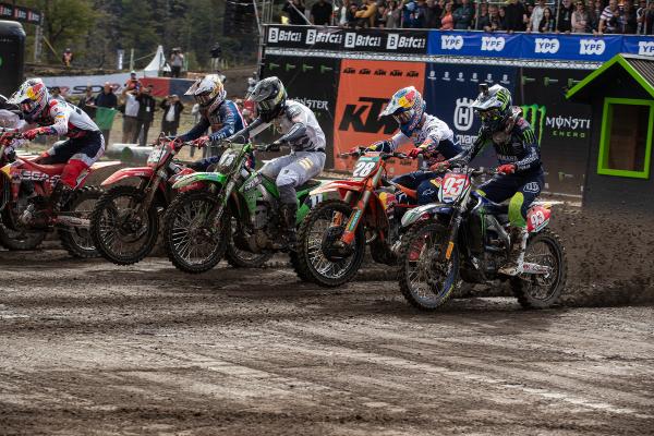 MX2 race start, 2022 MXGP of Patagonia Argentina. - Ray Archer/KTM Media.