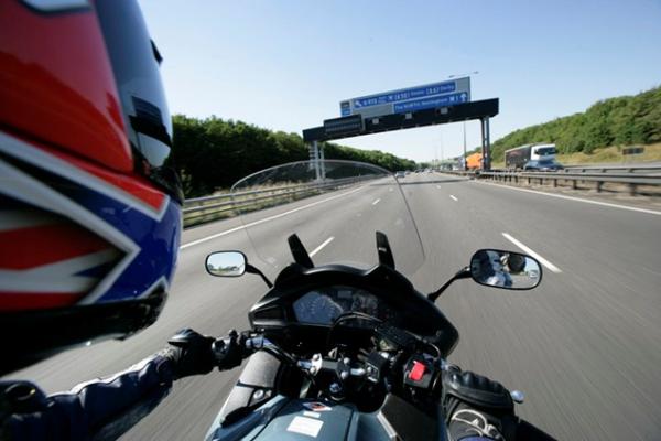 Spain to Open the Hard Shoulder to Motorcycles at Busy Times