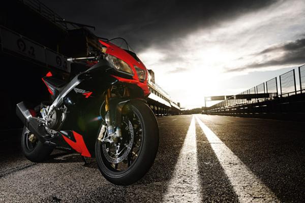 2009 Aprilia RSV4 Factory first ride review