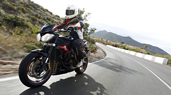 2013 Triumph Street Triple R review