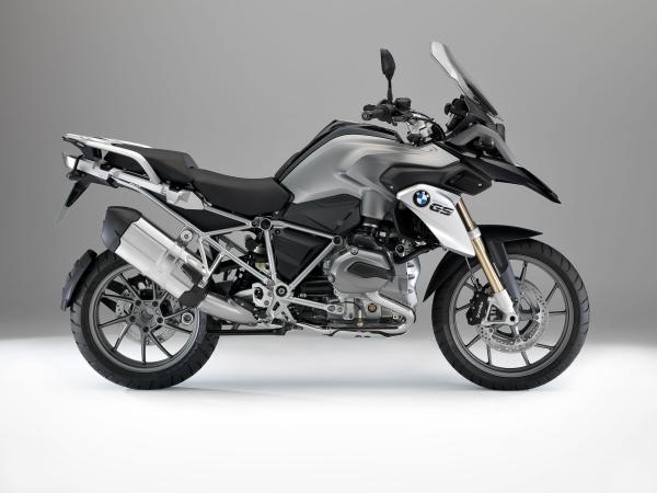 BMW R1200GS fault may cause oil to leak on tyre