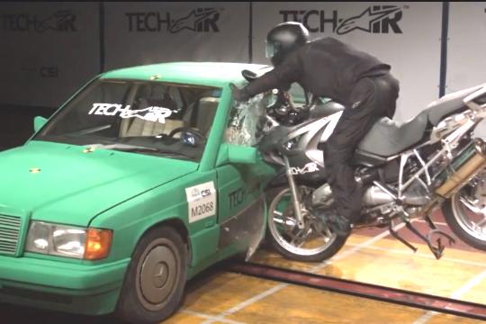 Video: Alpinestars airbag crash test