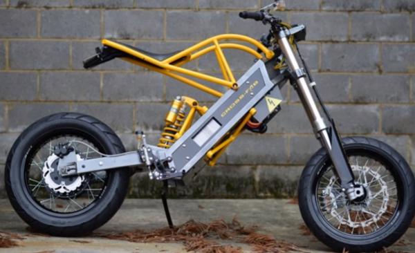 Vet builds lightweight electric motorcycle in his spare time