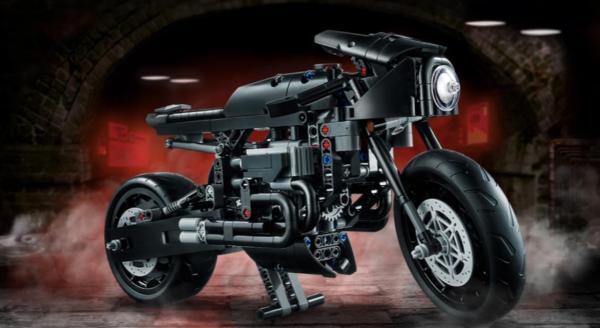 Lego Technic Batcycle announced