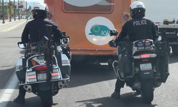 American cops equip Harleys with gun racks