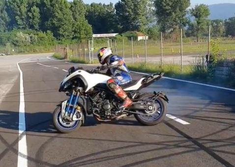 Toprak Razgatlioglu takes a Yamaha Niken to the limit
