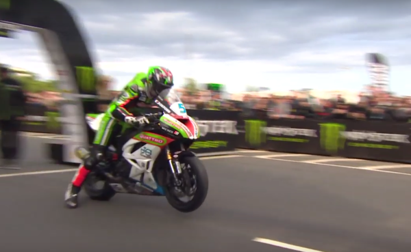 Isle of Man TT Supersport race 1.