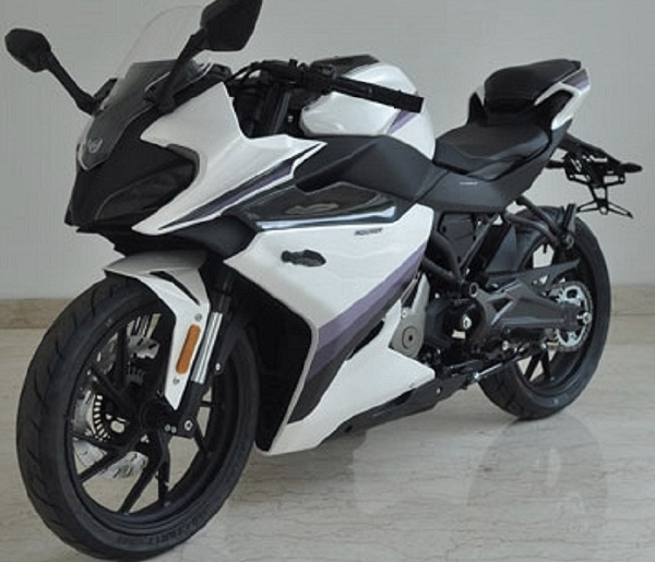 CFMoto 250SR