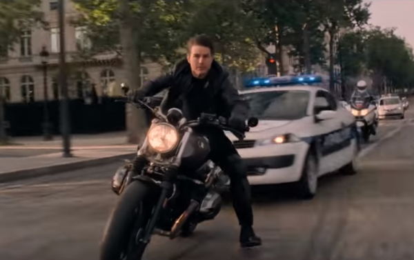 Tom Cruise recreates epic Top Gun scene on a Kawasaki H2