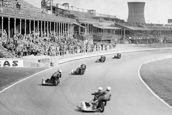 Sidecar race at Aintree. - Soy Moter/Aintree Racing Track