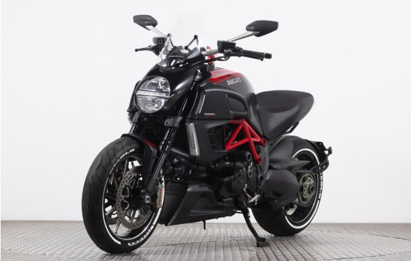 Ducati Diavel. - Superbike Factory