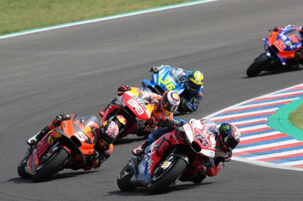 Bagnaia gives front tyre a rest 