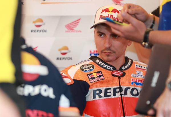 Lorenzo: It wasn't the chain…