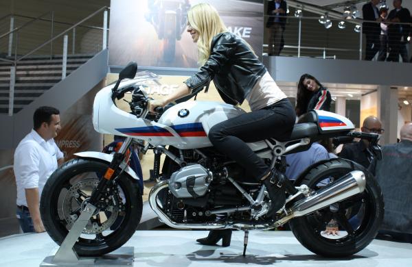 BMW R nineT Racer walkaround video