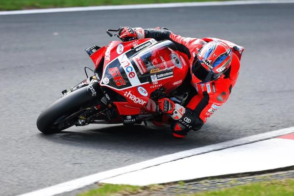 Tom Sykes - MCE Ducati 