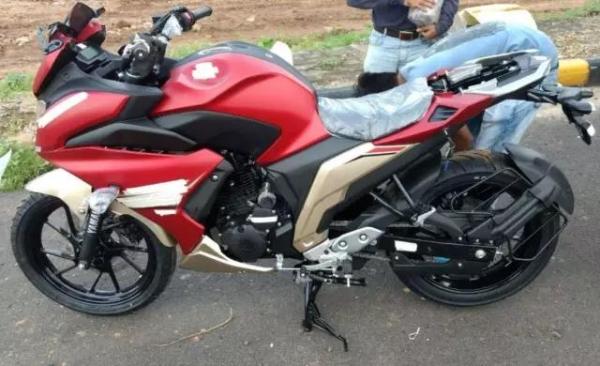 Yamaha Fazer 250 spied in India