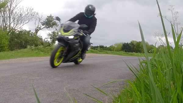 lexmoto lxs 125cc riding