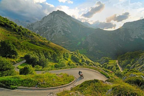 motorcycle-tour-asturies-picos-europa.jpg