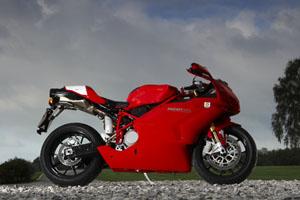 One Track Mind: Aprilia RSV-R Factory vs Ducati 999 vs MV Agusta F41000R