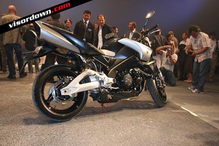 Suzuki B-King launch pics and full specs