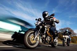 Aprilia SL750 Shiver vs Triumph Street Triple