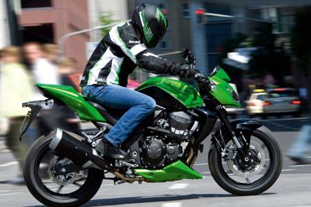 2009 Kawasaki Z750 first riding shot