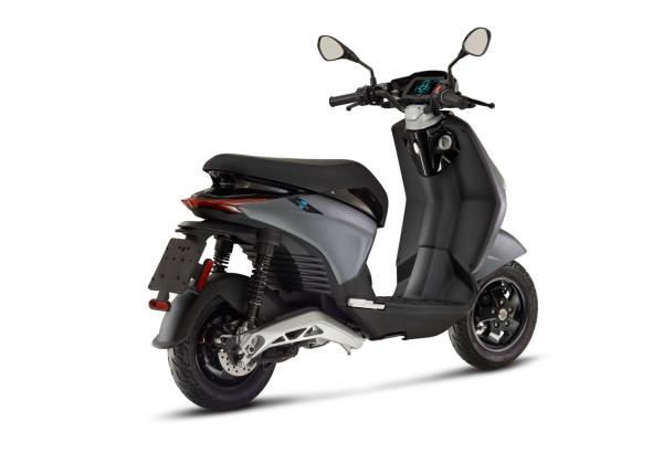 Piaggio-1-active-scooter