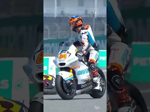 Arbolino & vd Goorbergh collide in pit lane! ❌ | 2024 #ThaiGP