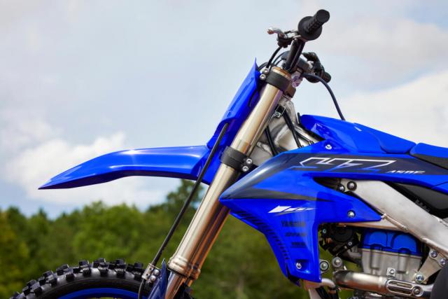 2023 Yamaha YZ450F side-on at front suspension