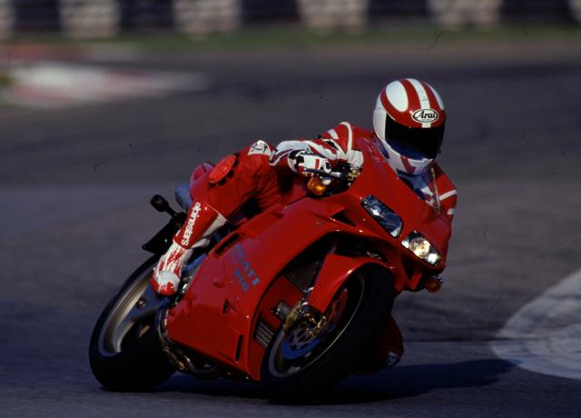 Ducati 916 - on track