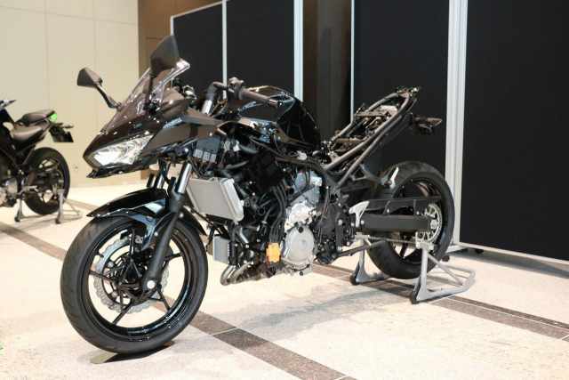 Kawasaki Hybrid Prototype [credit: Autoby]