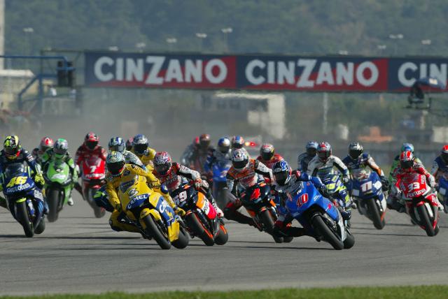 Start of 2004 Rio MotoGP