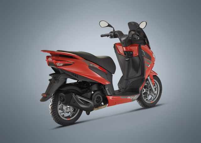 New 2021 Aprilia SXR 50 scooter 