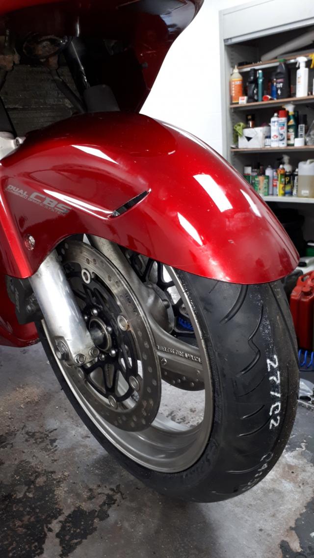 Blackbird Avon tyre fitting