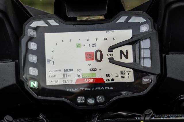 Ducati Multistrada V2 S - display