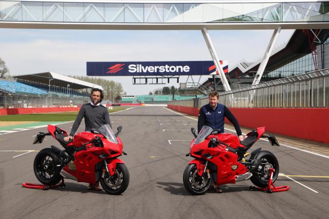 Fabrizio Cazzoli, Stuart Pringle and two Panigale V4s at Silverstone. - Ducati Media