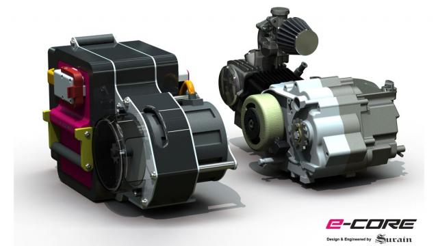 E-core electric motor next to 50cc four-stroke engine. - Motorrad/Benjamin Surain