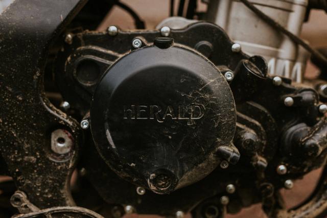 Herald Brute 500 clutch cover. - Herald