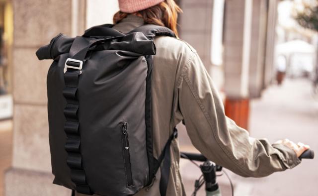 In-and-Motion-airbag-backpack