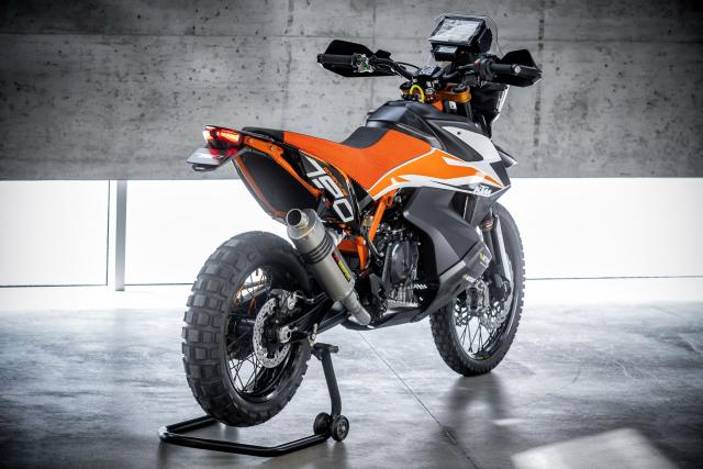KTM 790 Duke and 790 Adventure R Prototype debut at Eicma