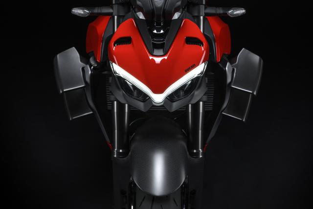 Ducati Streetfighter V2 carbon wings. - Ducati