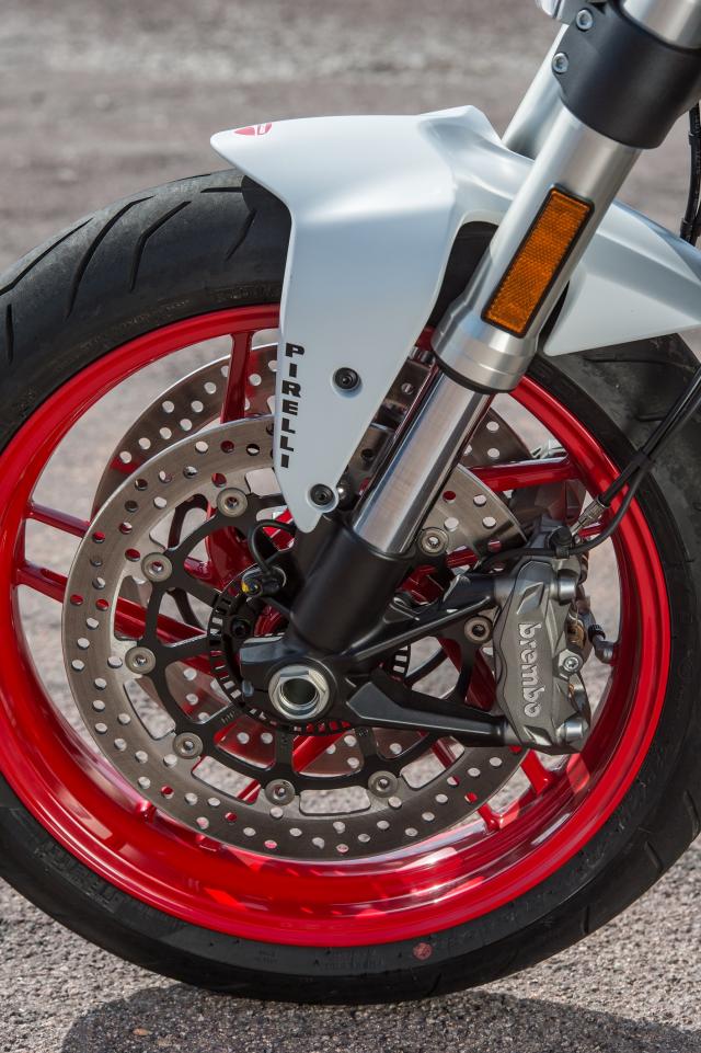 Ducati Monster 797 brakes and suspension