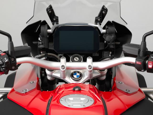 BMW reveals updates for 2018