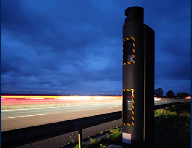 Parifex-Nano 3D Lidar traffic camera on the roadside at night