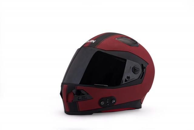 Kickstarter helmet claims to be first with inbuilt crash detection