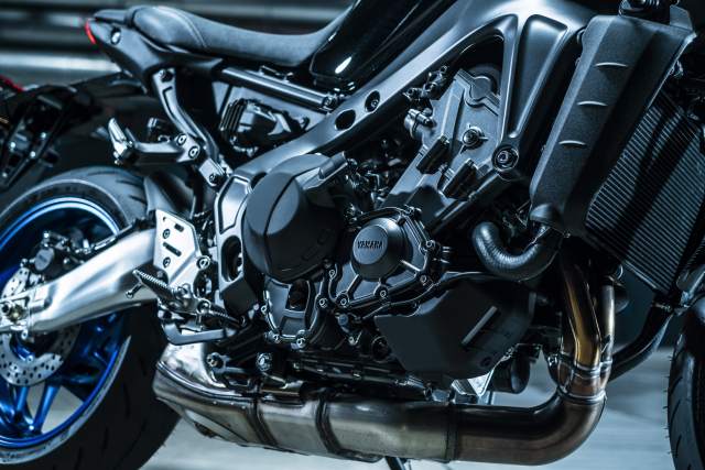 Yamaha mt store 09 2021 akrapovic