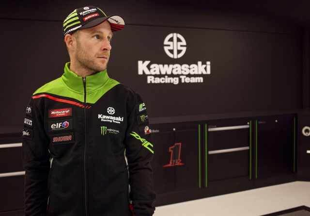 The Kawasaki WorldSBK team clothing collection is here!